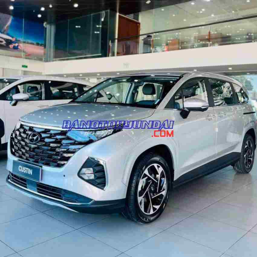 Hyundai Custin Cao Cấp 2.0T năm 2025