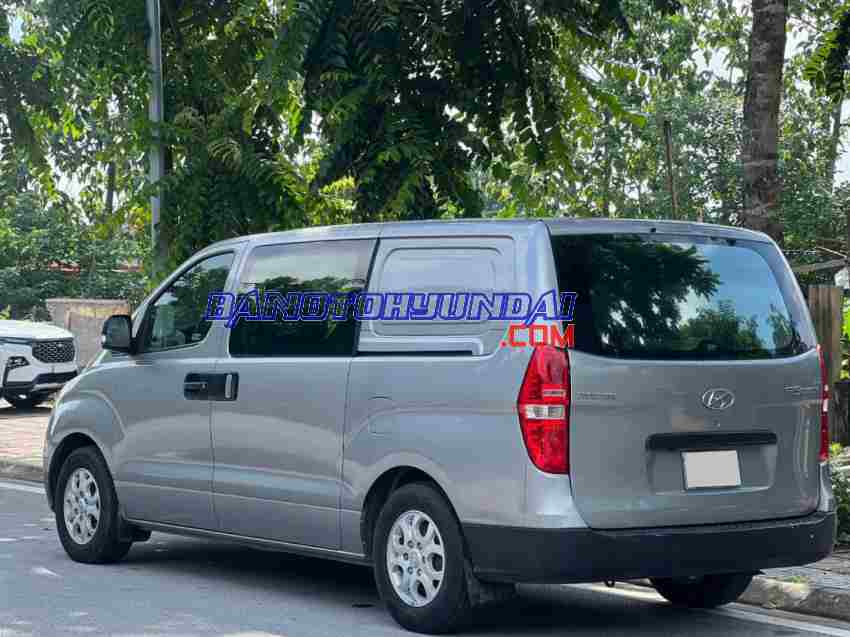 Cần bán xe Hyundai Grand Starex Van 2.4 MT đời 2011