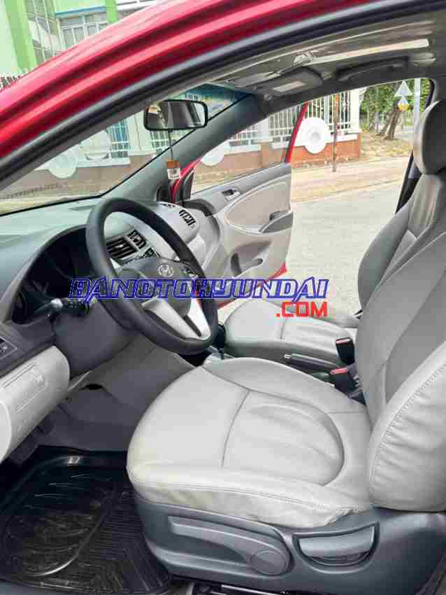 Xe Hyundai Accent 1.4 AT đời 2013 đẹp bán gấp