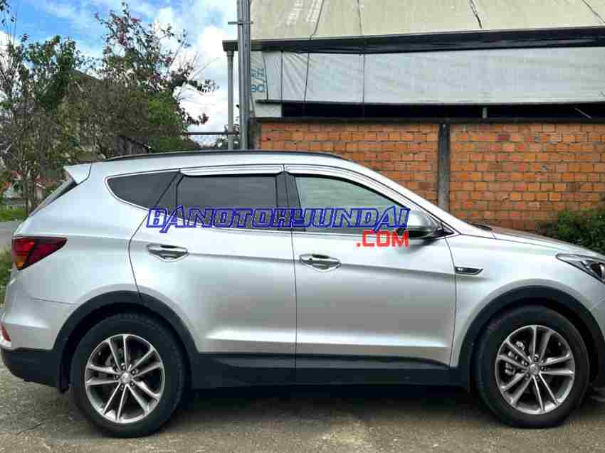 Cần bán gấp Hyundai SantaFe 2.2L 4WD 2017 - Xe đẹp - Giá tốt