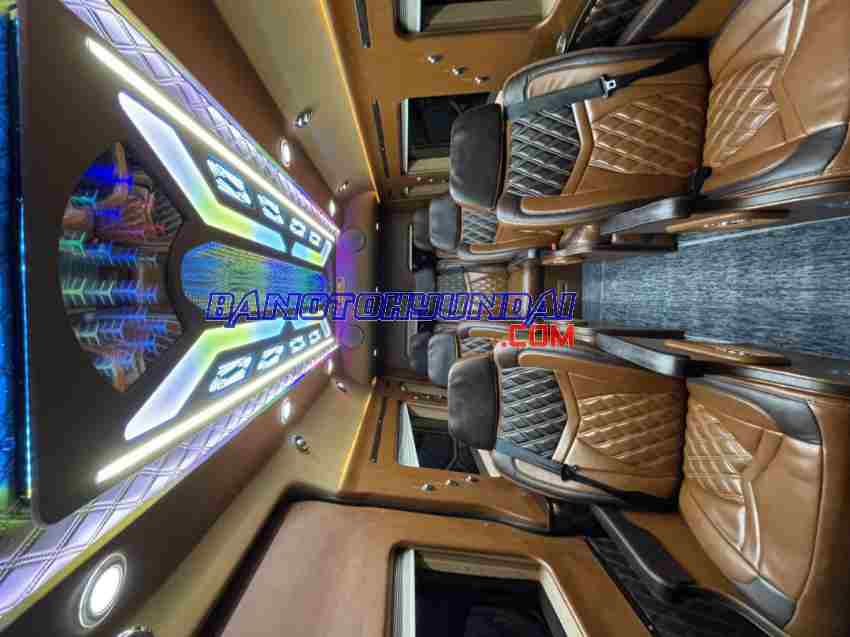 Bán Hyundai Solati Limousine 2.5 MT, màu Đen, Máy dầu, 2018