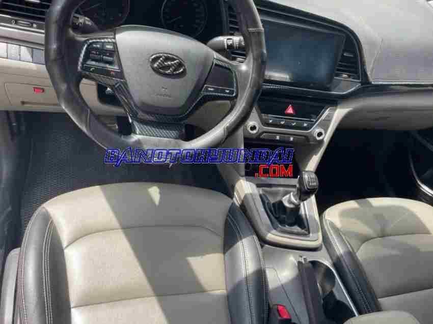 Hyundai Elantra 1.6 MT năm sản xuất 2017 giá tốt