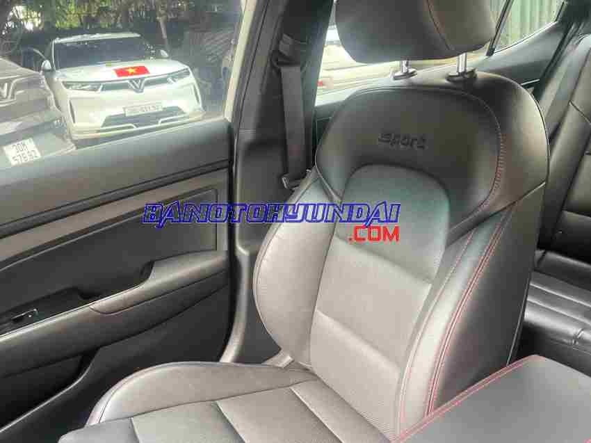 Cần bán gấp Hyundai Elantra Sport 1.6 AT đời 2019, màu Trắng