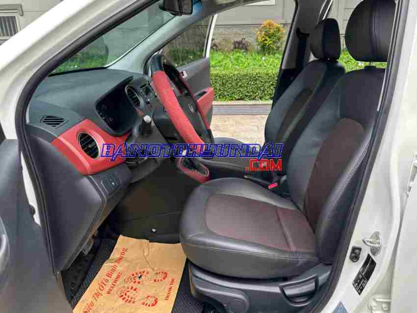 Cần bán xe Hyundai i10 Grand 1.2 AT màu Trắng 2015