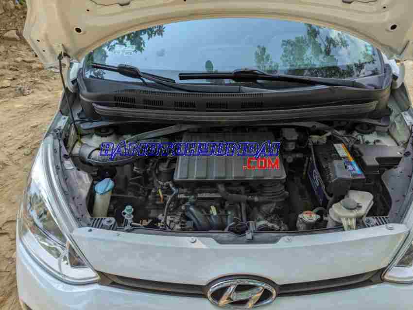 Cần bán gấp xe Hyundai i10 Grand 1.0 MT Base năm 2017, màu Trắng, Số tay