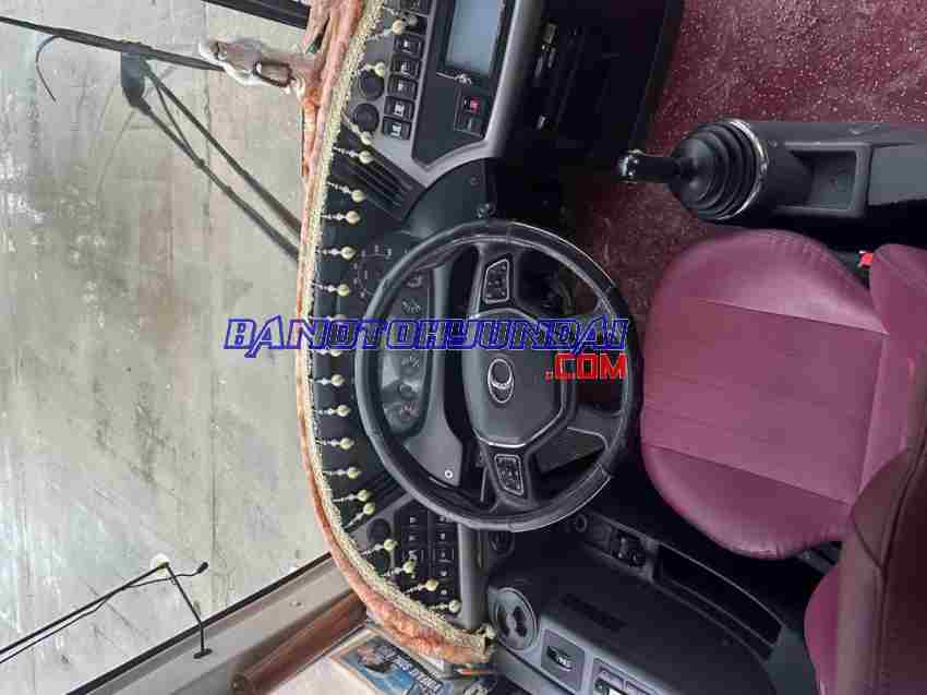 Cần bán gấp xe Hyundai Universe  2017 màu Trắng