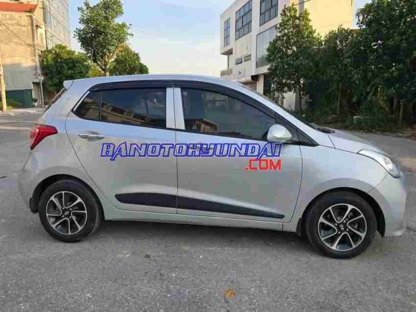 Cần bán gấp Hyundai i10 Grand 1.2 AT đời 2018, màu Bạc