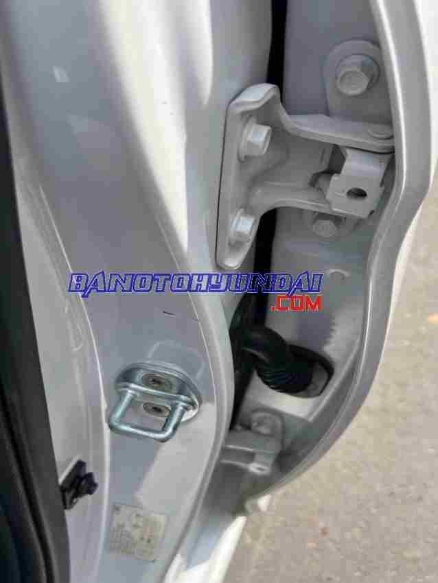 Hyundai Elantra 2.0 AT năm 2017 cần bán