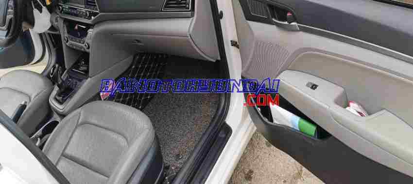 Cần bán gấp Hyundai Elantra 1.6 AT 2018 - Xe đẹp - Giá tốt