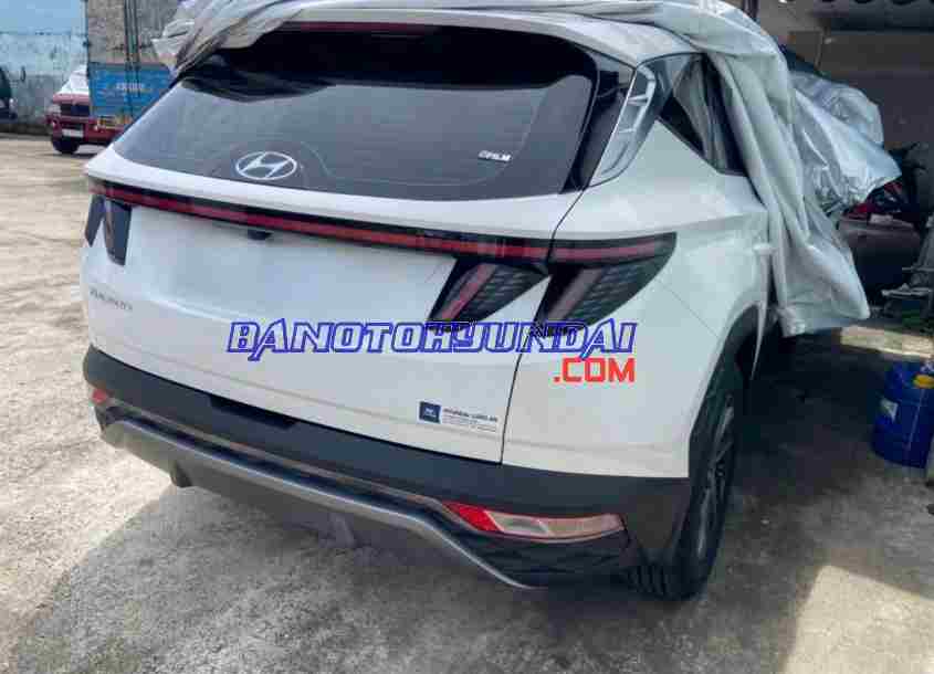 Cần bán gấp Hyundai Tucson 2.0 AT Đặc biệt đời 2023, màu Trắng