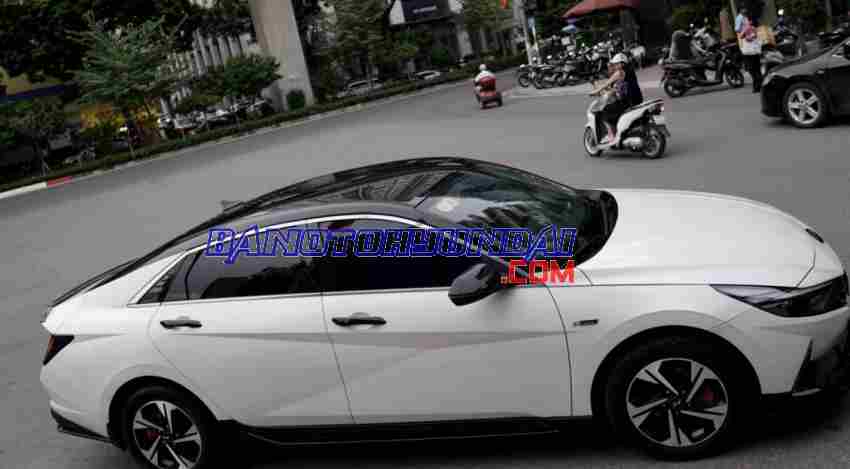 Cần bán xe Hyundai Elantra 1.6 AT Đặc biệt năm 2023 màu Trắng cực đẹp