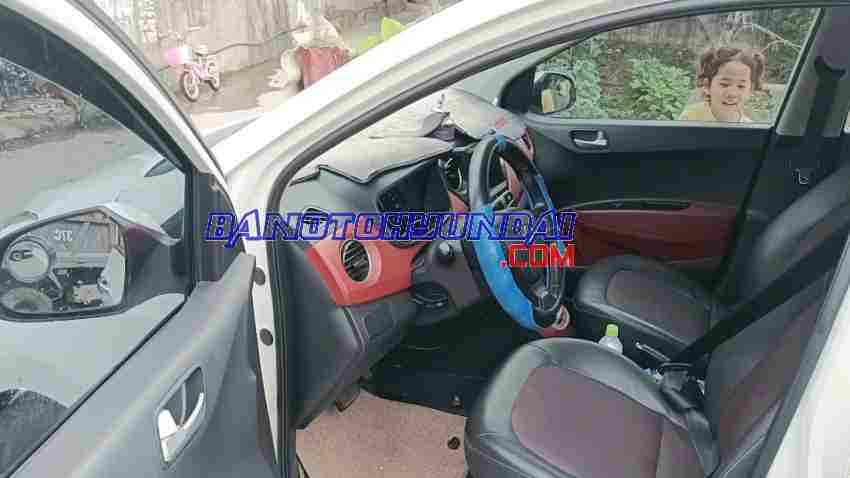 Cần bán gấp Hyundai i10 Grand 1.2 AT 2017 - Xe đẹp - Giá tốt