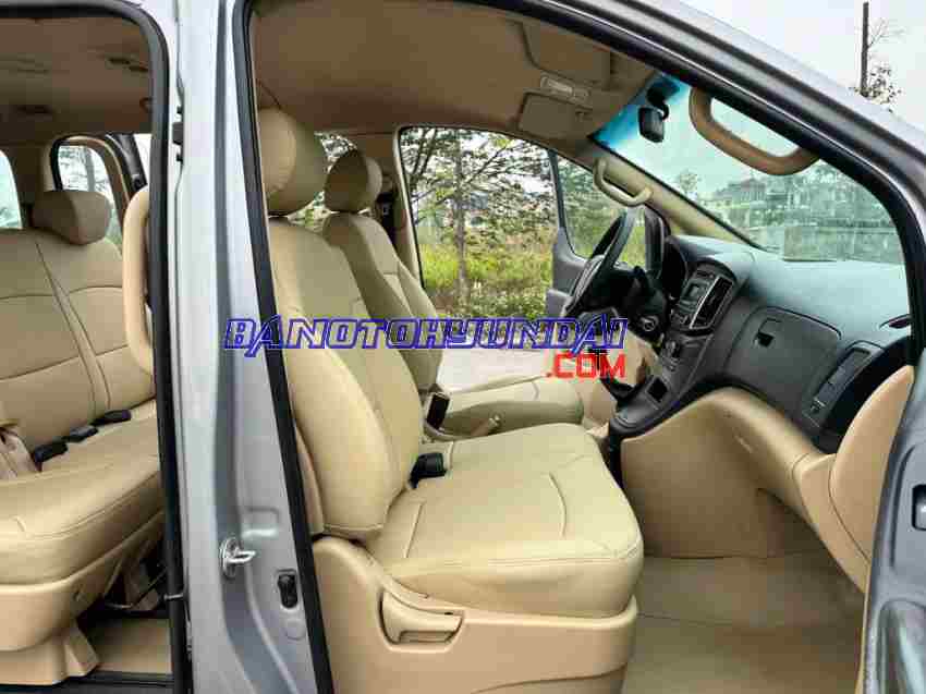 Hyundai Grand Starex 2.5 MT 2017 Số tay giá đẹp