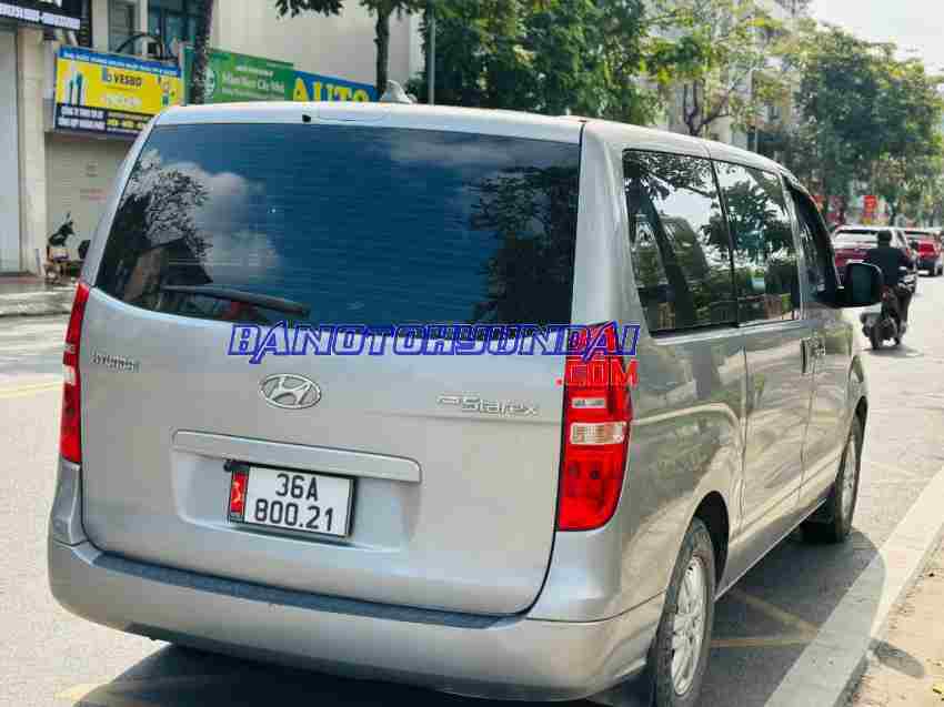 Hyundai Grand Starex 2.5 MT 2017 giá cực tốt