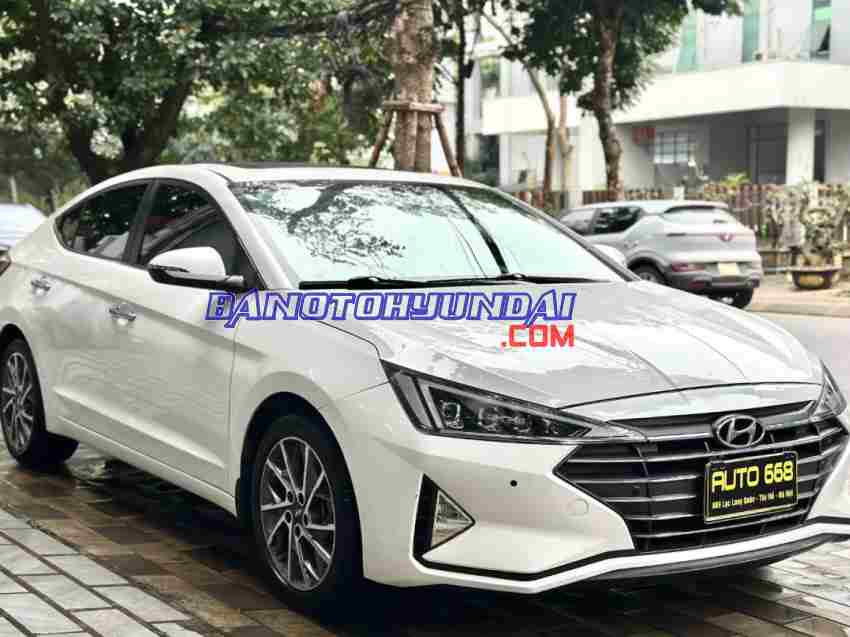 Cần bán gấp xe Hyundai Elantra 2.0 AT 2019 màu Trắng