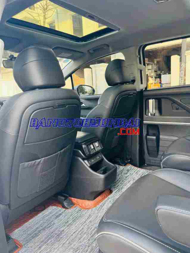 Hyundai Custin 2023 Van Minivan màu Trắng