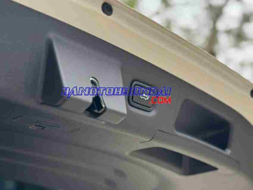 Cần bán gấp Hyundai SantaFe Cao cấp 2.5L HTRAC đời 2022, màu Trắng