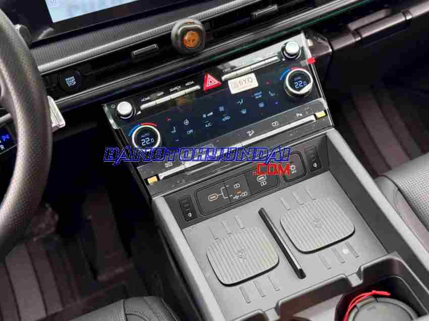 Cần bán Hyundai SantaFe Calligraphy 2.5L HTRAC 6S Máy xăng 2024 màu Trắng