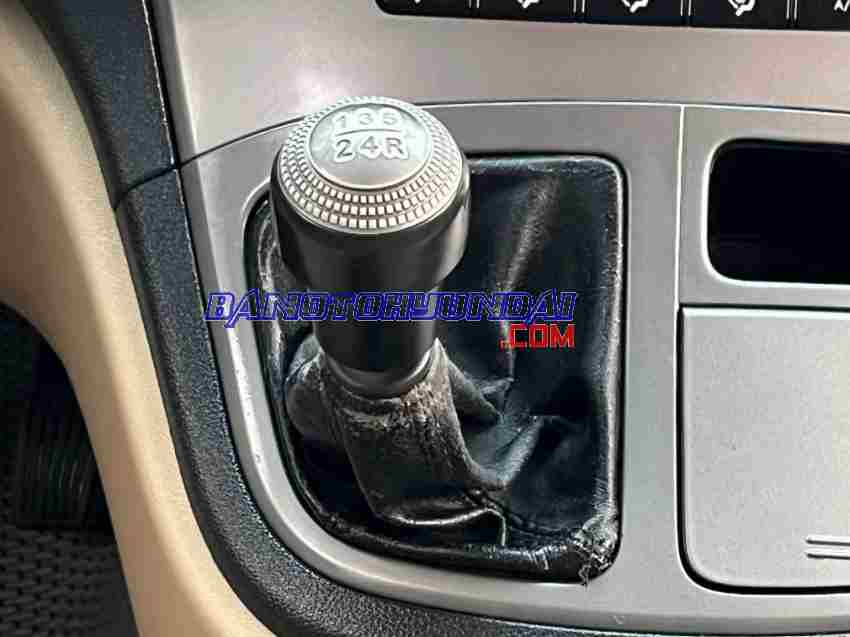 Cần bán xe Hyundai Grand Starex 2.5 MT đời 2017