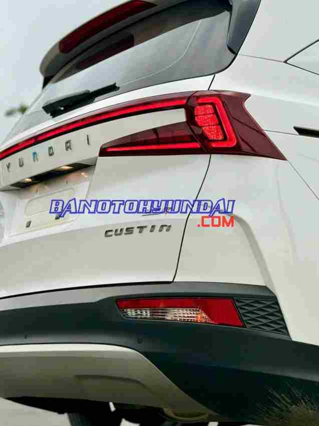 Cần bán Hyundai Custin Cao Cấp 2.0T 2023, xe đẹp giá rẻ bất ngờ