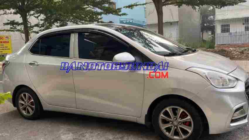 Cần bán gấp xe Hyundai i10 Grand 1.2 MT năm 2018, màu Bạc, Số tay