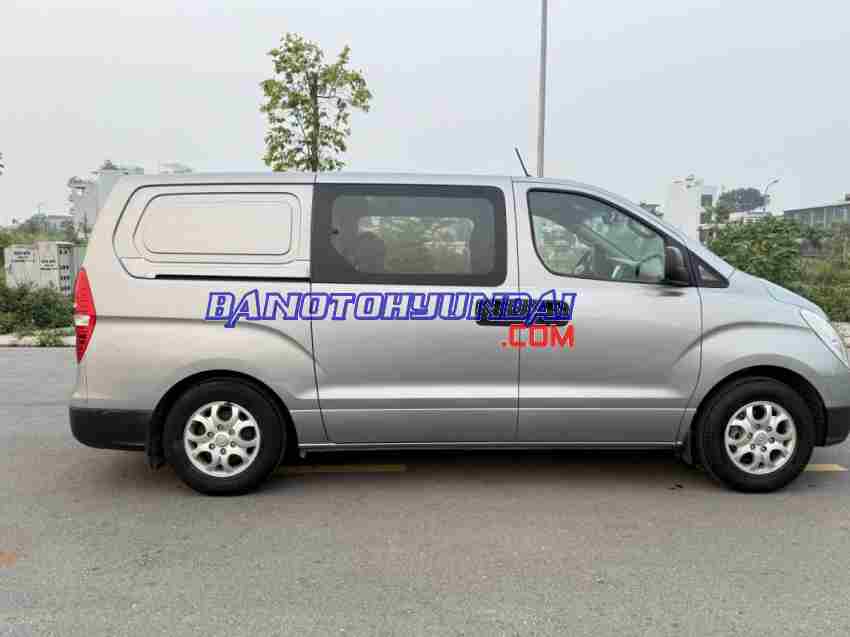 Hyundai Grand Starex Van 2.4 MT 2015 Máy xăng, xe đẹp
