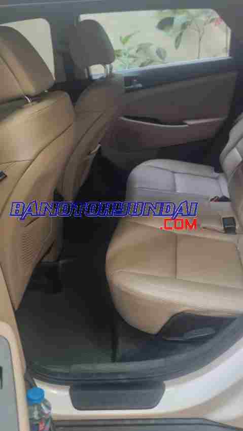 Cần bán xe Hyundai Tucson 2.0 ATH màu Trắng 2018