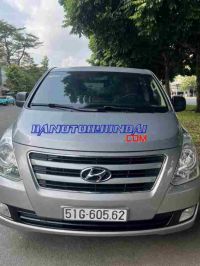 Cần bán gấp xe Hyundai Grand Starex 2.5 MT 2017 màu Bạc