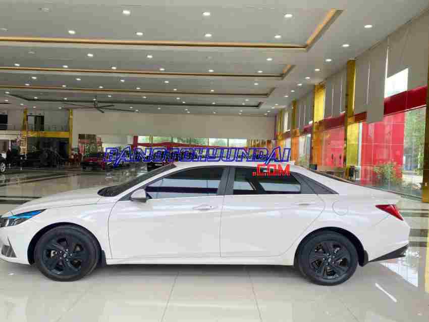 Cần bán gấp xe Hyundai Elantra 1.6 AT Đặc biệt năm 2024, màu Trắng, Số tự động