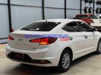 Cần bán gấp Hyundai Elantra 1.6 MT đời 2020, màu Trắng