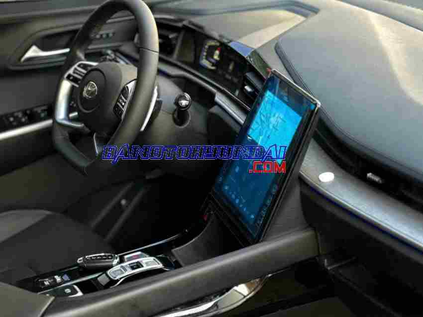 Cần bán xe Hyundai Custin Cao Cấp 2.0T năm 2024 màu Trắng cực đẹp