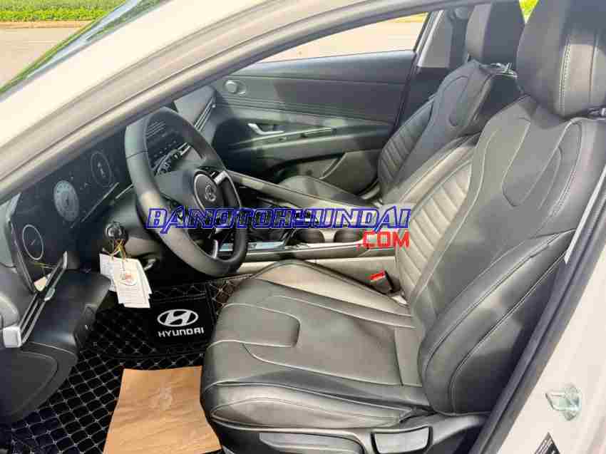 Cần bán gấp Hyundai Elantra 1.6 AT Đặc biệt 2024 - Xe đẹp - Giá tốt
