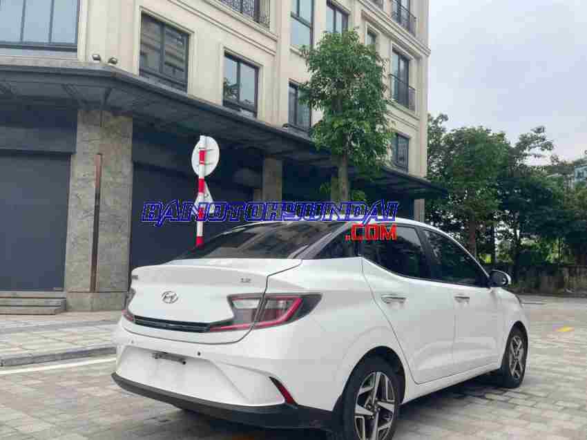 Cần bán gấp Hyundai i10 1.2 AT đời 2021, màu Trắng