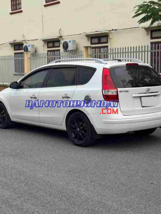 Cần bán gấp Hyundai i30 CW 1.6 AT năm 2011 giá cực tốt