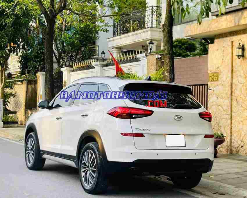 Cần bán gấp Hyundai Tucson 2.0 AT Đặc biệt đời 2021, màu Trắng