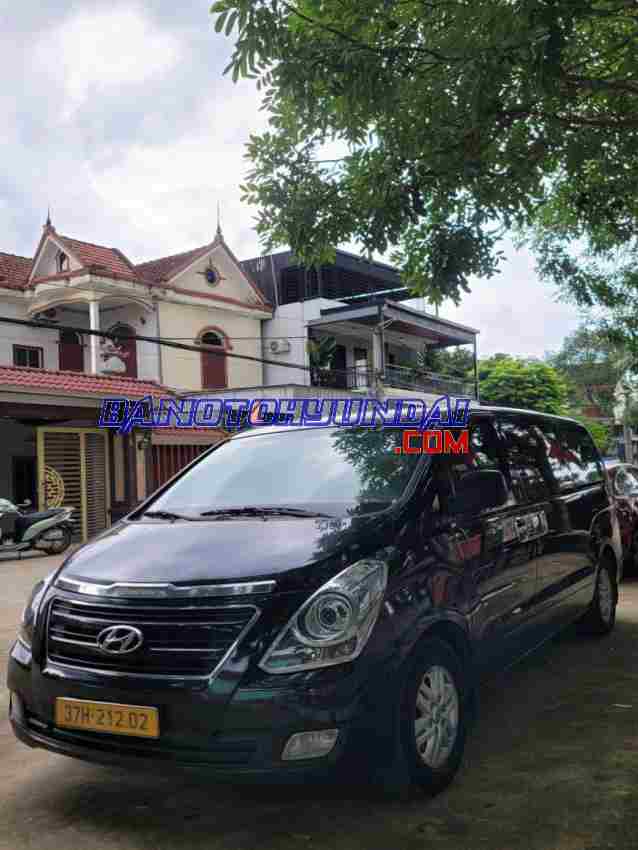 Hyundai Grand Starex 2.5 MT 2016 giá cực tốt