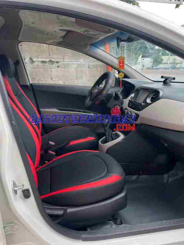 Bán Hyundai i10 Grand 1.2 MT Base, màu Trắng, Máy xăng, 2015