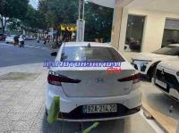 Cần bán gấp xe Hyundai Elantra 1.6 MT 2019 màu Trắng