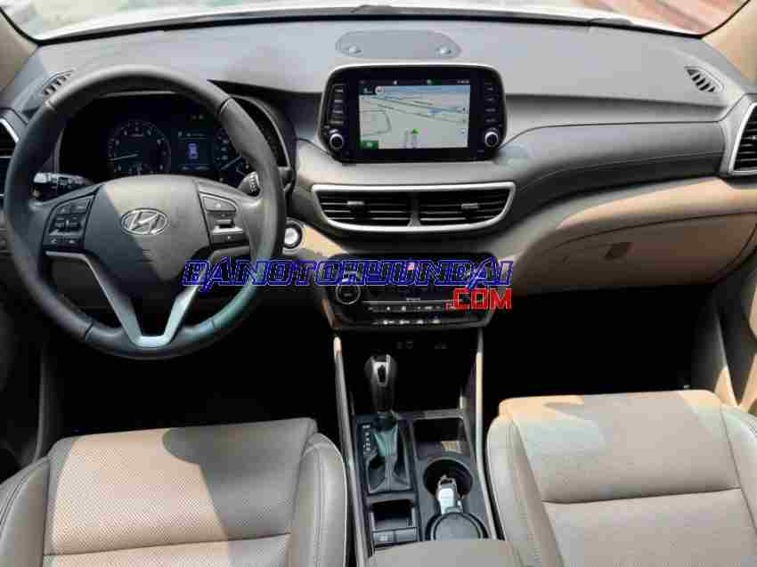 Cần bán gấp xe Hyundai Tucson 2.0 AT Tiêu chuẩn năm 2021, màu Trắng, Số tự động